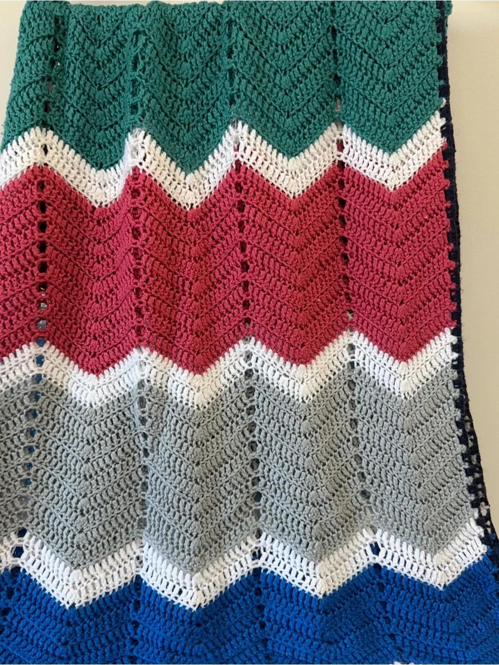 Vintage Handmade Crochet Chevron Zigzag Ripple Afghan Throw Blanket 53x72 Boho